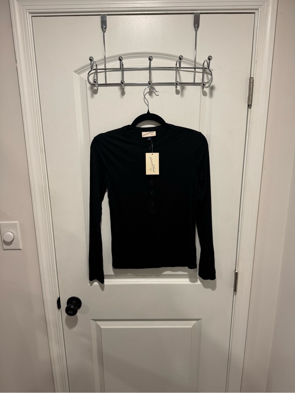 Universal Thread Black Long-Sleeve Henley Top